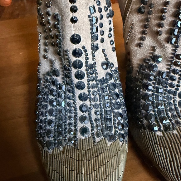 Donald J Pliner beaded Ankle Boots 7.5 - Picture 6 of 11